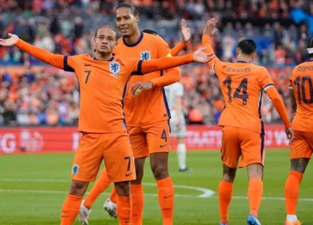 Hà Lan ngược dòng thành công trước người Thổ giành vé bán kết Euro