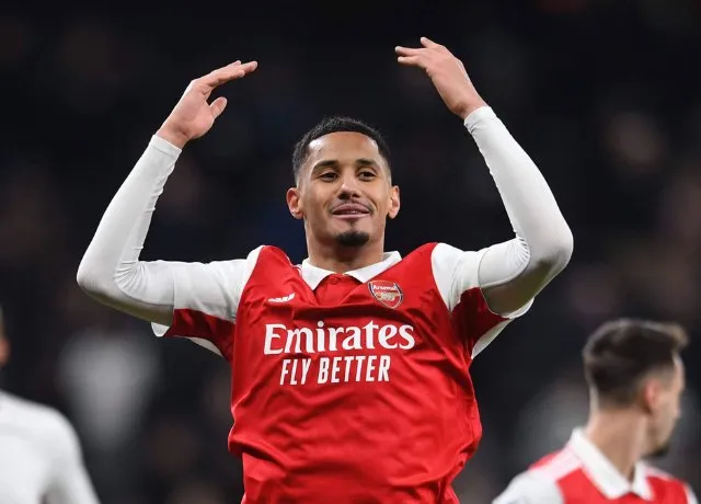 William Saliba trưởng thành trong lối chơi