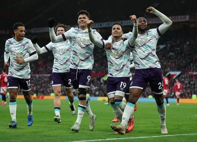 Bournemouth tiếp tục chuỗi trận bất bại trước Manchester United