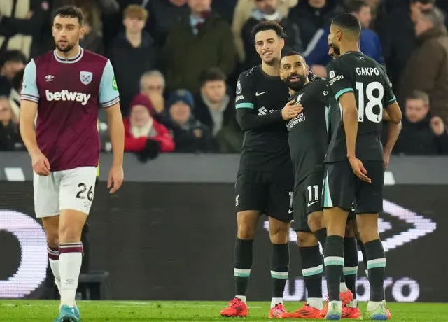 Liverpool và West Ham tại vòng 19 Ngoại hạng Anh