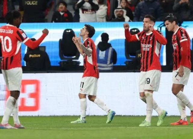 AC Milan vỡ òa phút bù giờ đánh bại Inter vô địch siêu cúp Italia