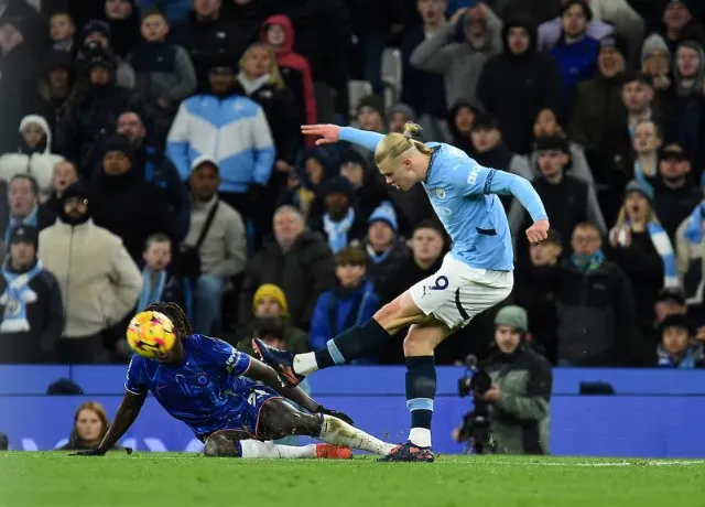 Man City ngược dòng 3-1 Chelsea trên sân nhà Etihad