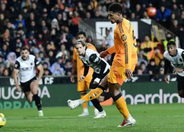 Valencia và Real Madrid tại Mestalla rạng sáng 4/1/2025