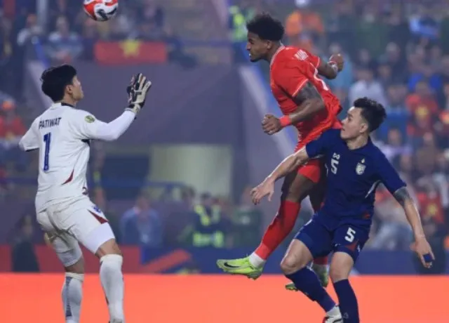 Xuân Son lập cú đúp giúp Việt Nam đánh bại Thái Lan trong trận chung kết AFF Cup lượt đi