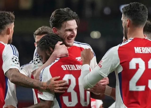 Arsenal đã chính thức giành vé vào tứ kết Champions League