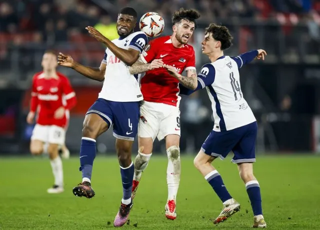 Trận đấu giữa AZ Alkmaar và Tottenham tại Europa League 
