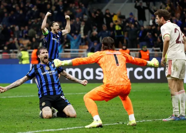 Hòa Bayern ở lượt về, Inter xứng đáng vào bán kết
