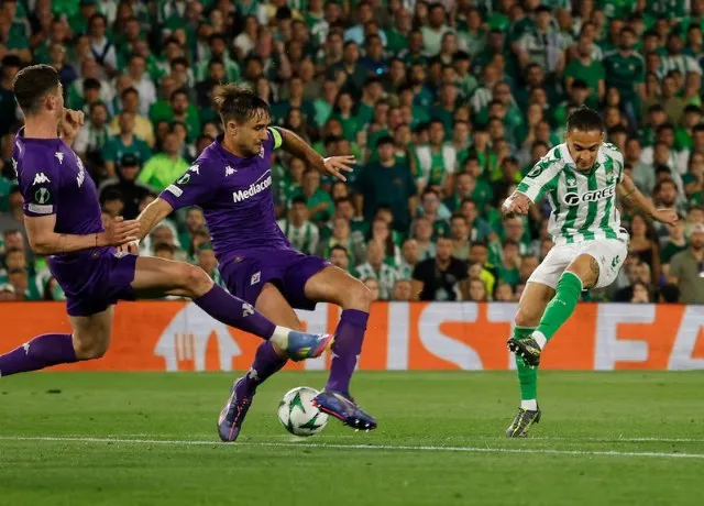 Chiến thắng 2-1 của Real Betis trước Fiorentina ở trận bán kết lượt đi UEFA Europa Conference League