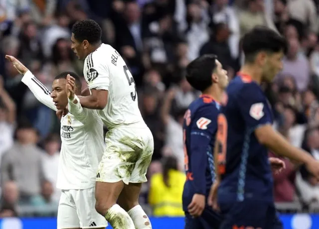 Mbappe lập cú đúp vào lưới Celta Vigo giúp Real nuôi hy vọng tại Laliga