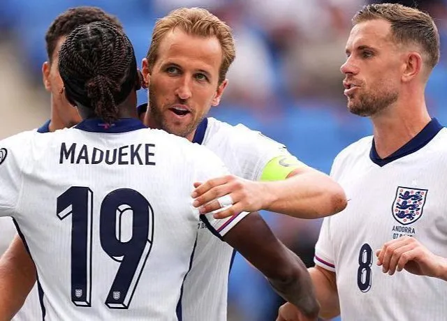 Tuyển Anh bế tắc dù kiểm soát thế trận