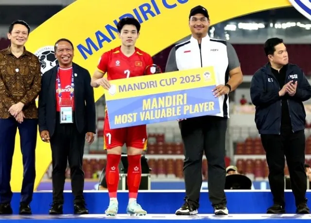 Đình Bắc giành giải cầu thủ xuất sắc nhất giải U23 Đông Nam Á