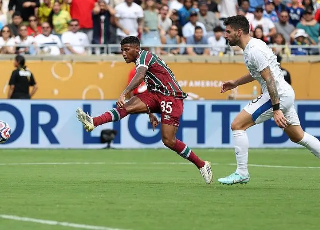 Fluminense tận dụng cơ hội