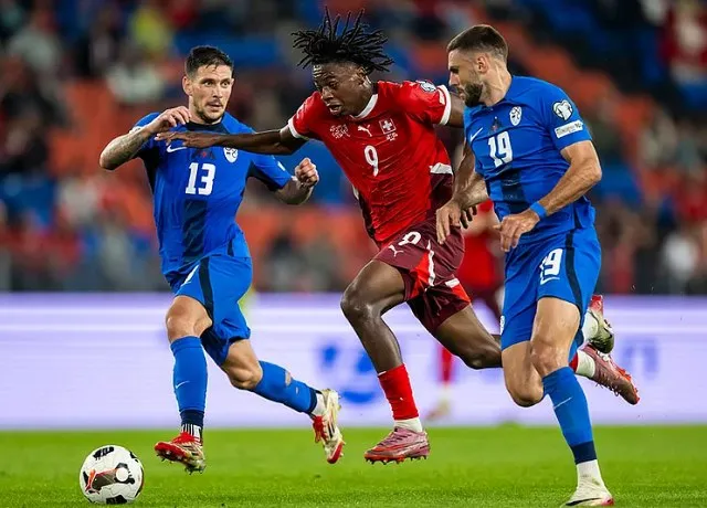 Thụy Sĩ đánh bại Slovenia 3-0 dành ngôi đầu bảng B