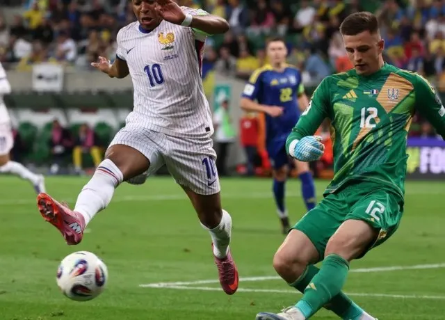 Tuyển Pháp có chiến thắng 2-0 trước Ukraina tại vòng loại Wolrd Cup