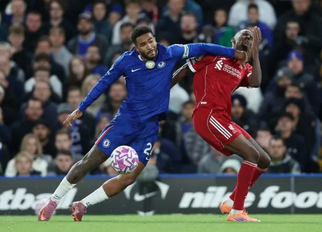 Liverpool tiếp tục khủng hoảng khi để thua 1-2 trước Chelsea ở phút bù giờ