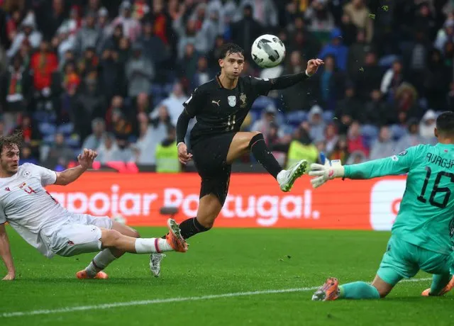 Bồ Đào Nha nghiền nát Armenia 9-1