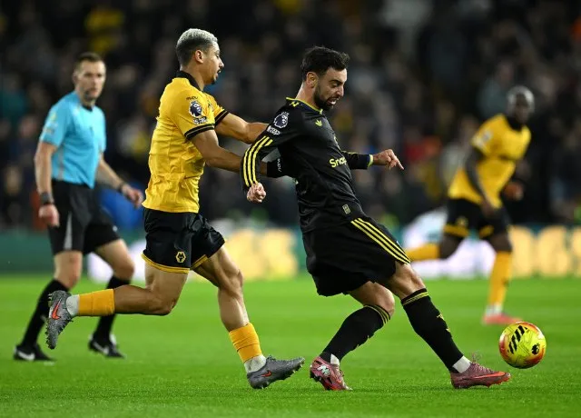 Màn trình diễn bùng nổ của Man Utd tại Molineux